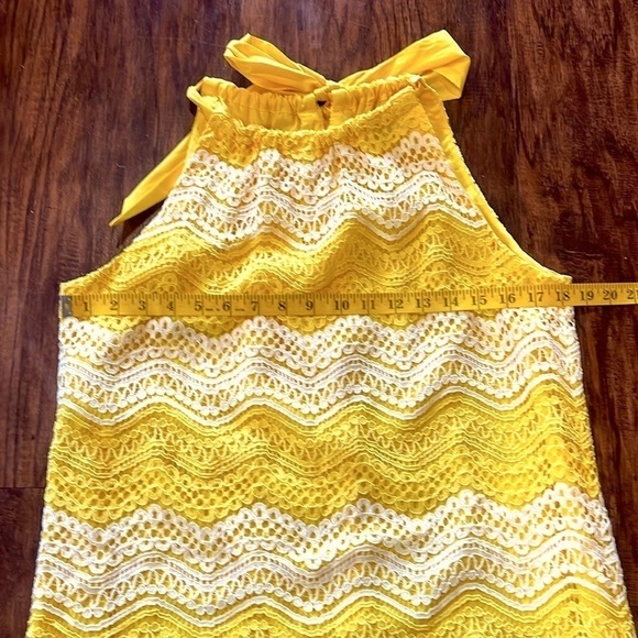Like New Trina Turk yellow & white lace Bow Halter dress Large - Picture 9 of 14